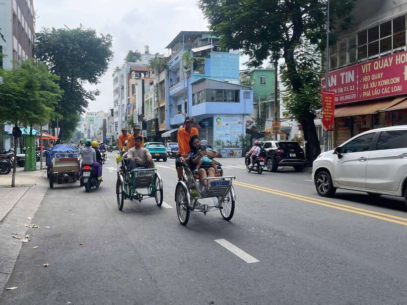 Ho Chi Minh City Sightseeing Panoramic Cycling Tour By Cyclo - The Night Option and Bùi Viện Walking Street