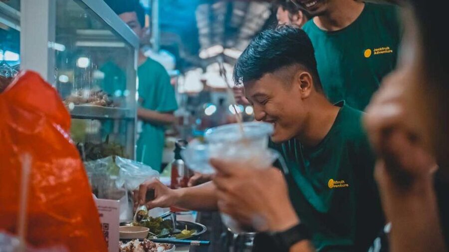 Ho Chi Minh City: Street Foodie Night Cycling Tour - The night route in four useful details