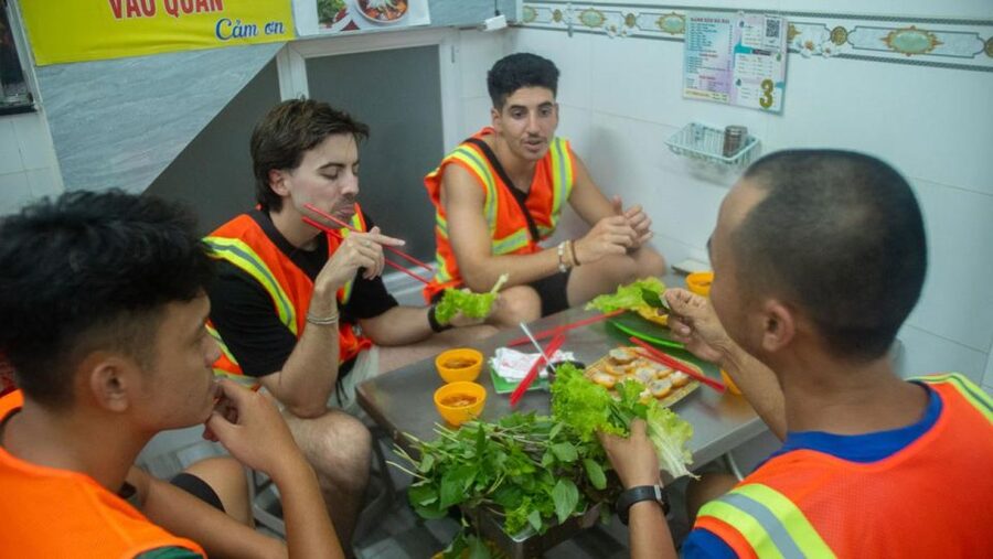 Ho Chi Minh City: Street Foodie Night Cycling Tour - Who will get the most from this tour