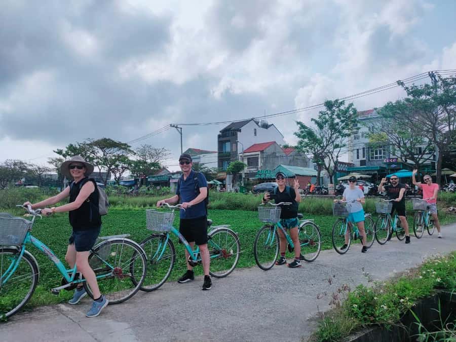 Hoi An: Countryside by Cycling, Buffalo Riding & Do Farming - Cooking banh xeo and eating at a local home