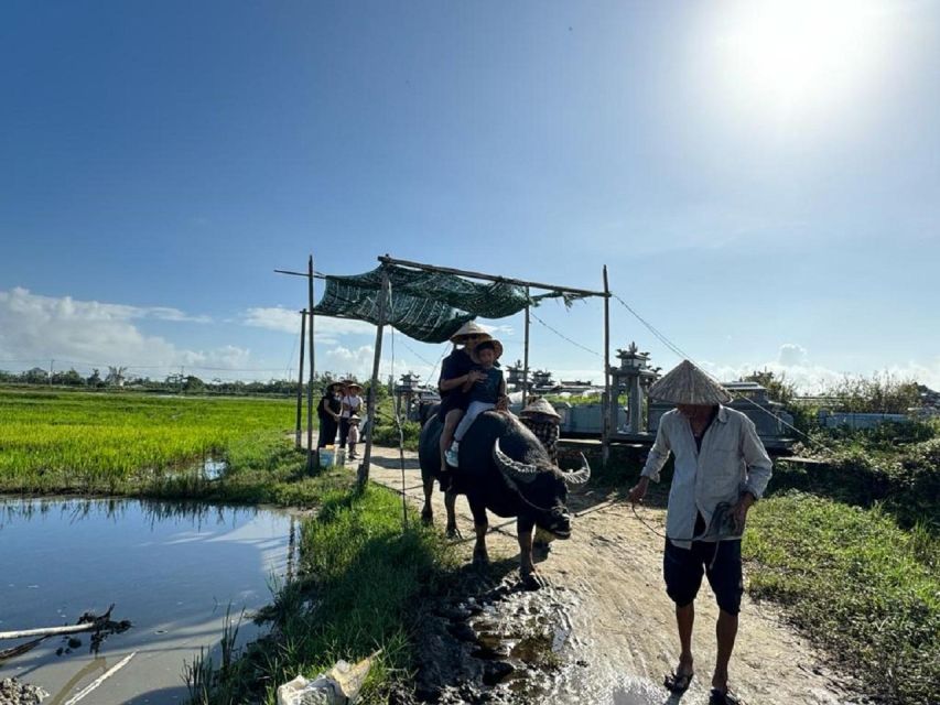 Hoi An:Cycling,Traditional Farming & Fishing Life Experience - Paddling through the coconut-palm waterways