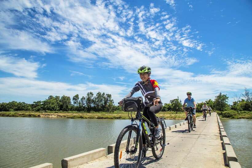 Hoi An: Private Cycling to My Son Sanctuary with Local Guide - Snack time and the short market visit