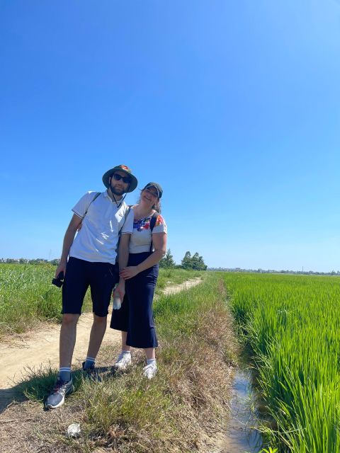 Hoi An: Rural Cycling Tour to Village with Basket Boat Ride - A local market and everyday Hoi An