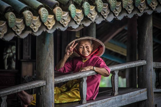 Hue Cycling Tour To Thanh Toan Bridge - Who Will Enjoy This Ride Most?