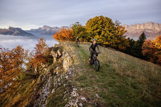 Immersive mountain bike adventure around Mont-Aiguille (Vercors) - Why the private format is valuable
