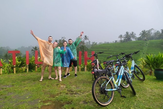 Jatiluwih E-bikes Tour Cycling Group - Luhur Besikalung Temple and its unusual story