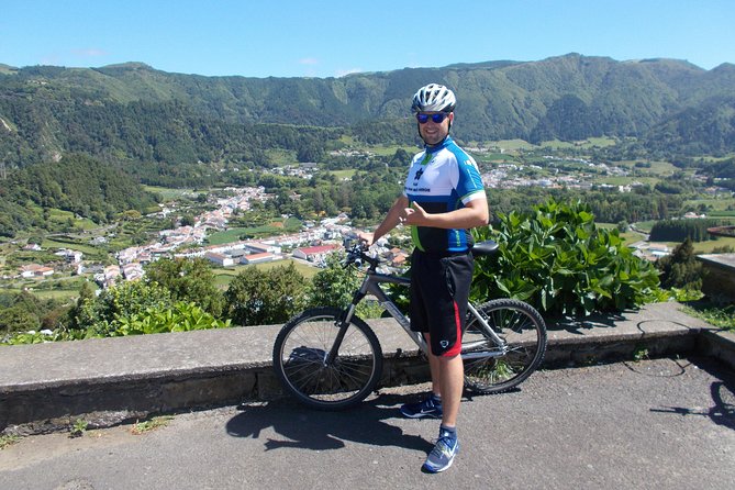 Kayaking and Mountain Biking in Furnas - Weather, timing, and the small details that matter
