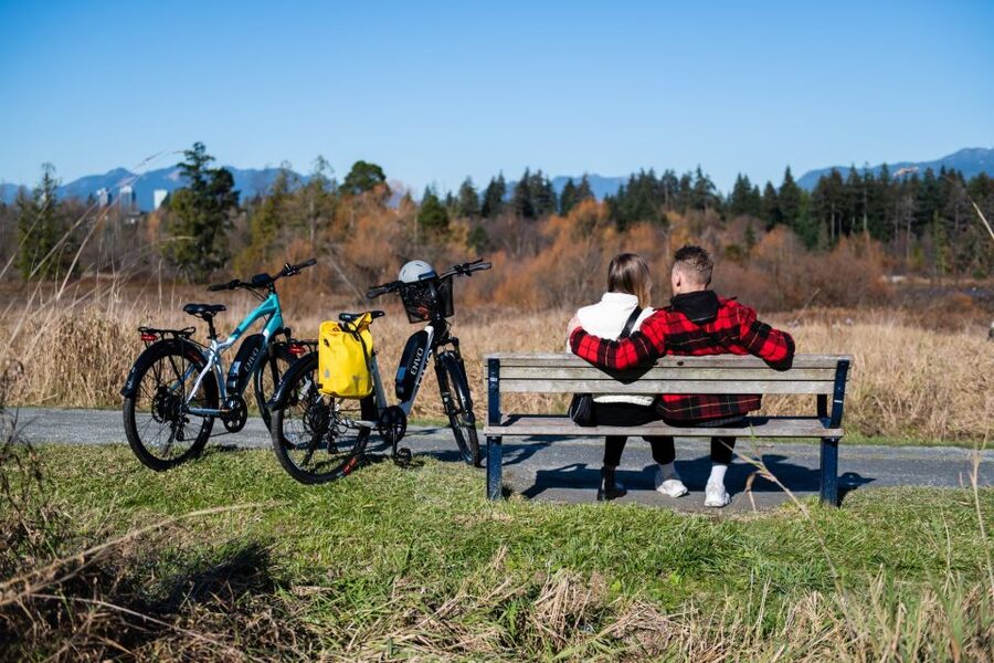 Kelowna: E-Bike Ride and Axe Throwing Adventure - Should you book it?