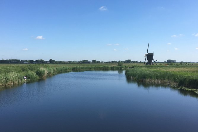 Kinderdijk Area Cycling Tour - Cycling into the UNESCO windmill area