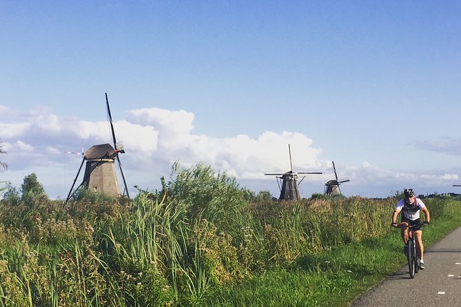 Kinderdijk Area Cycling Tour - Coffee, ice cream, and a useful rest stop