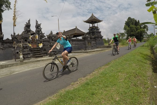 Kintamani Cultural and Nature Cycling Tour ( Manual Bike ) - A Balinese home in Abuan village