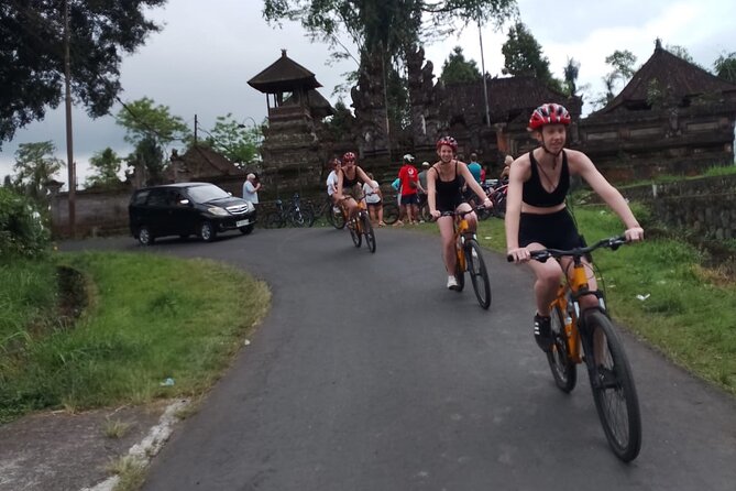 Kintamani Down Hill Cycling - A local school gives the route a human focus