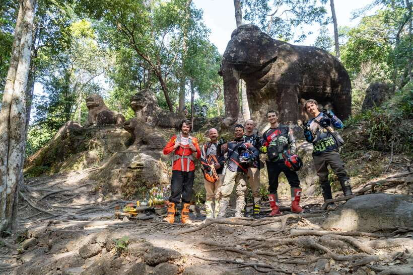 Krong Siem Reap: Kulen Mountain Trails Dirt Bike Adventure - From Siem Reap to the Palm Sugar Village