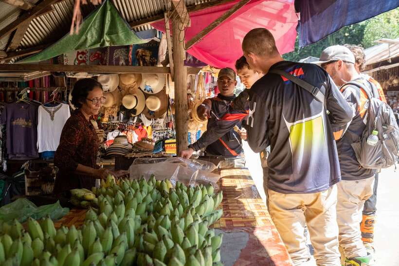 Krong Siem Reap: Kulen Mountain Trails Dirt Bike Adventure - Preah Ang Thom and Cambodia’s largest reclining Buddha
