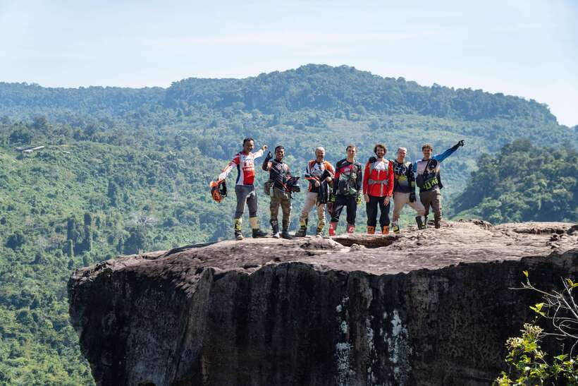 Krong Siem Reap: Kulen Mountain Trails Dirt Bike Adventure - Riding into Phnom Kulen National Park