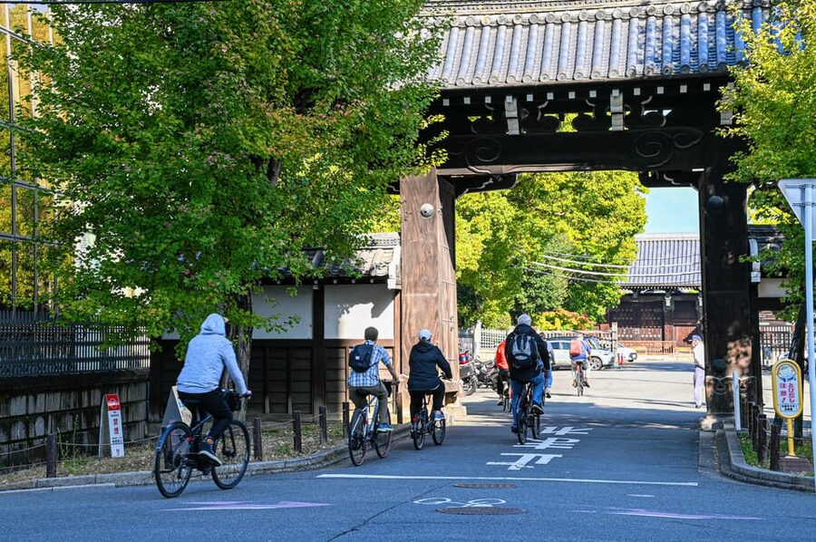 Kyoto: North Kyoto Guided Cycling Tour with Lunch - Gion through backstreets, not just the main lanes