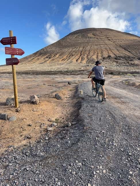 LA GRACIOSA: Bike rental MOUNTAIN BIKES - Classic bike or electric bike?
