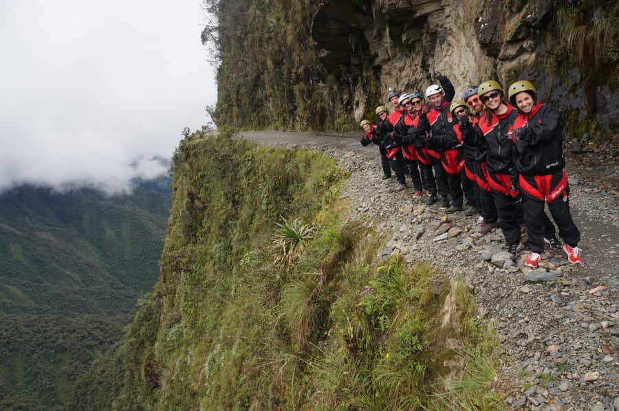 La Paz: Mountain Bike Down the World's Most Dangerous Road - The fast asphalt section from 4,700 meters