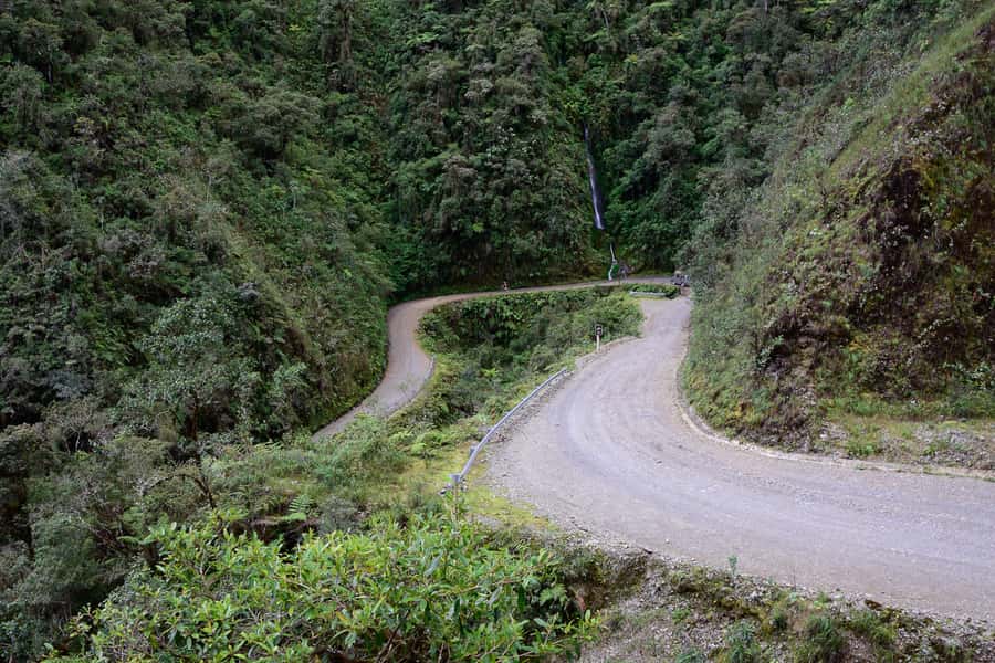 La Paz: Mountain Bike Down the World's Most Dangerous Road - Entering the narrow dirt road
