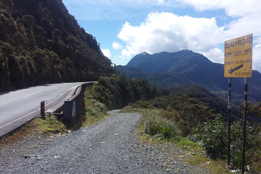 La Paz: Mountain Bike Down the World's Most Dangerous Road - Snacks, water, and the practical comfort level