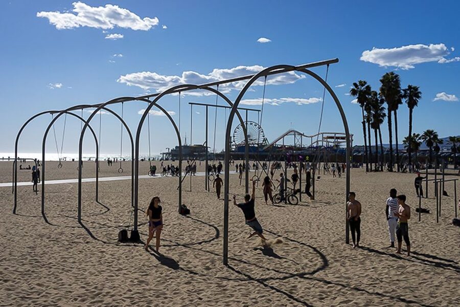 LA: Santa Monica & Venice Beach Bike Adventure - Key points at a glance