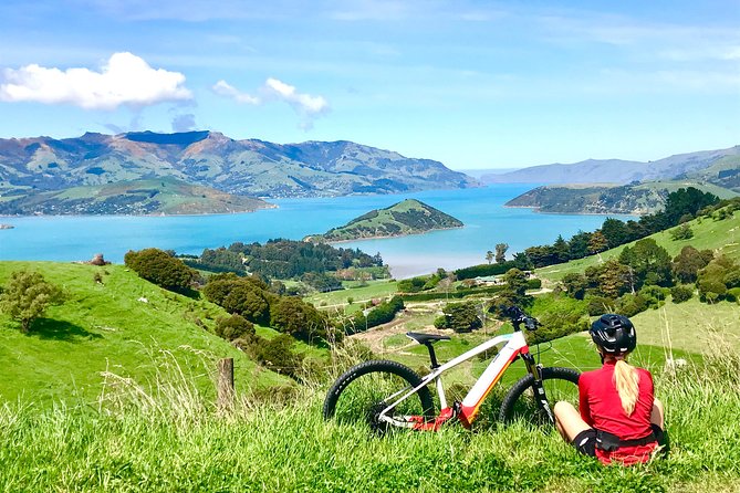 Lava Loop- Guided electric mountain bike tour in Akaroa - Getting comfortable on the Scott electric bikes