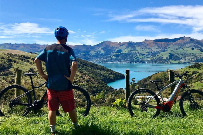 Lava Loop- Guided electric mountain bike tour in Akaroa - Descending with the group