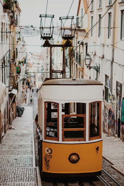 Lisbon: E-Bike Adventure Through the City of Seven Hills - Santa Luzia and the return through Alfama