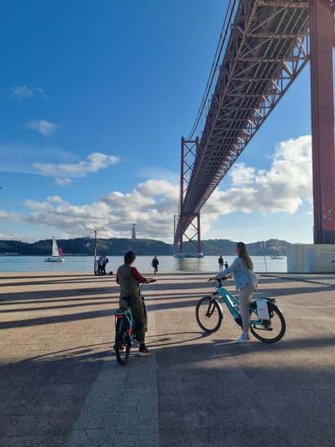 Lisbon: E-Bike Adventure to Belém & Monsanto com Degustação - Belém’s monuments in a 30-minute stop