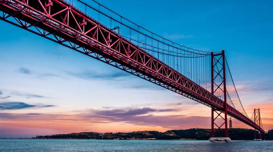 Lisbon: E-Bike Adventure to Belém with Pastel Tasting - Praça do Comércio and Cais do Sodré