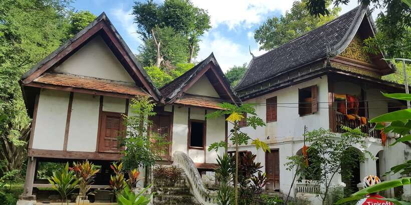 Luang Prabang: Pottery Workshop & Wat Chomphet cycling Tour - Learning pottery in Ban Chan