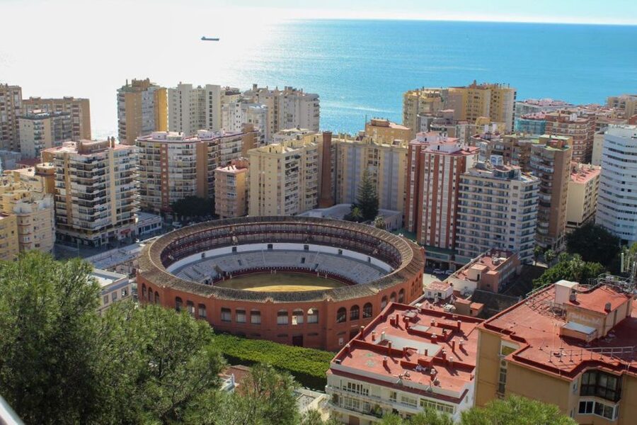 Malaga: City Bike Rental with Self-Guided Cycling Route - Who should choose this bike rental?