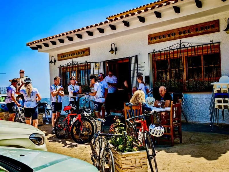 Málaga: Road Bike Tour with Guide and Bike Rental - What kind of Málaga experience is this?