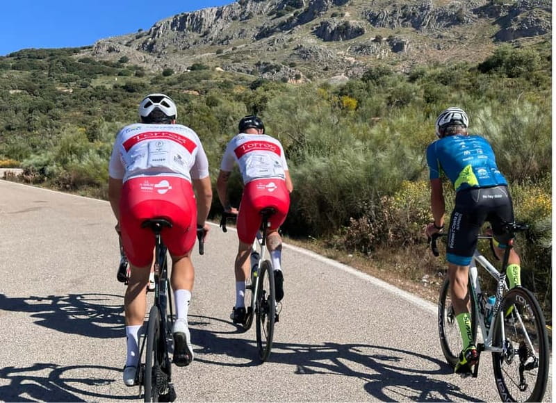 Málaga: Road Bike Tour with Guide and Bike Rental - Leaving the coast for Málaga’s hills
