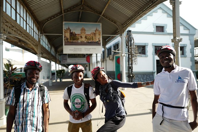 Maputo Short Cycle, Promenade & Downtown - Cycling beside Maputo Port