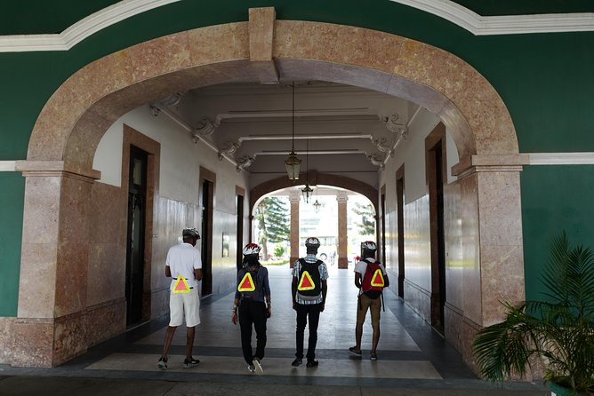Maputo Short Cycle, Promenade & Downtown - Maputo Central Train Station and its colonial design
