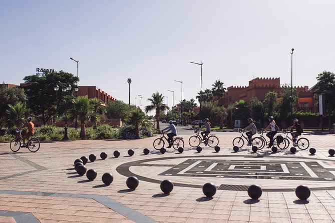 Marrakech’s Best Cycling Tour: Culture, Colors, and Charm - Entering the Medina by Bicycle