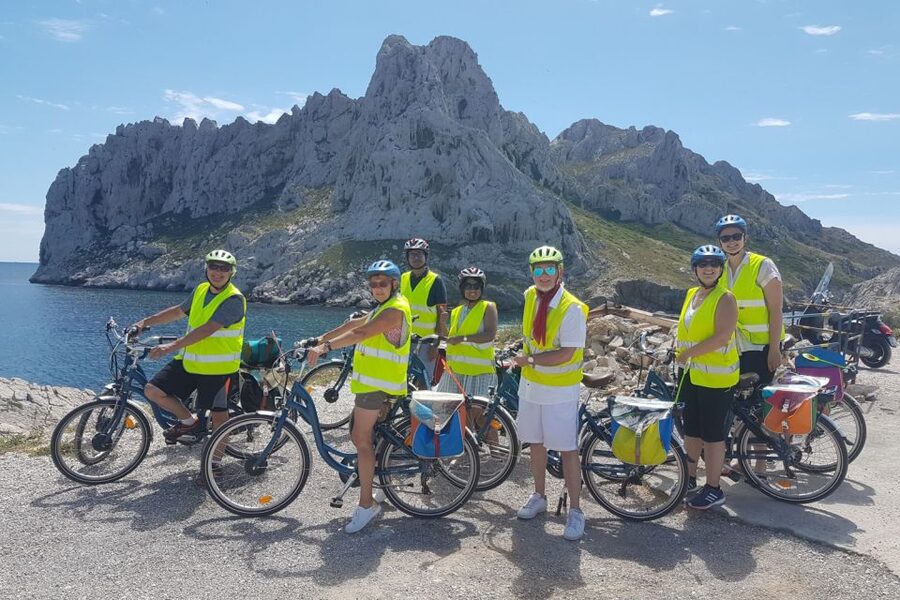 Marseille: Calanques Shore Excursion Electric Bike Day Tour - Lunch on the beach, rocks, or at Fada Bike Café