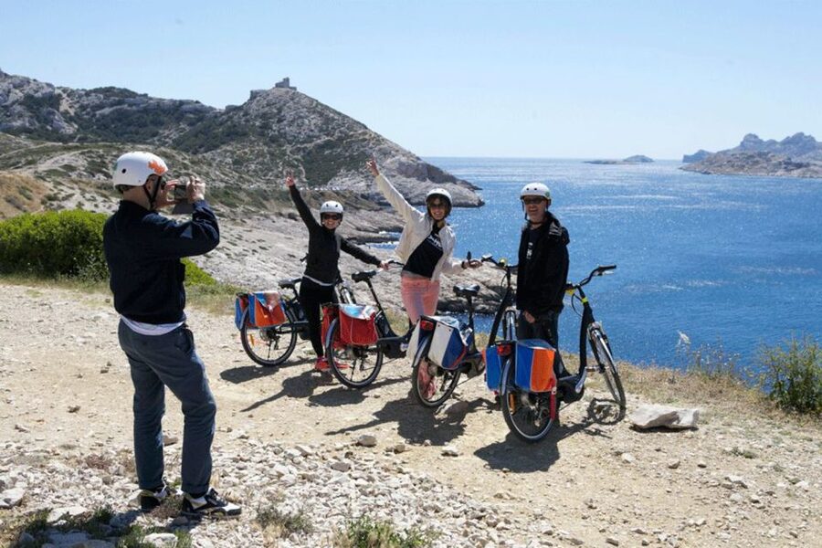 Marseille: Calanques Shore Excursion Electric Bike Day Tour - The possible visit to Notre-Dame de la Garde