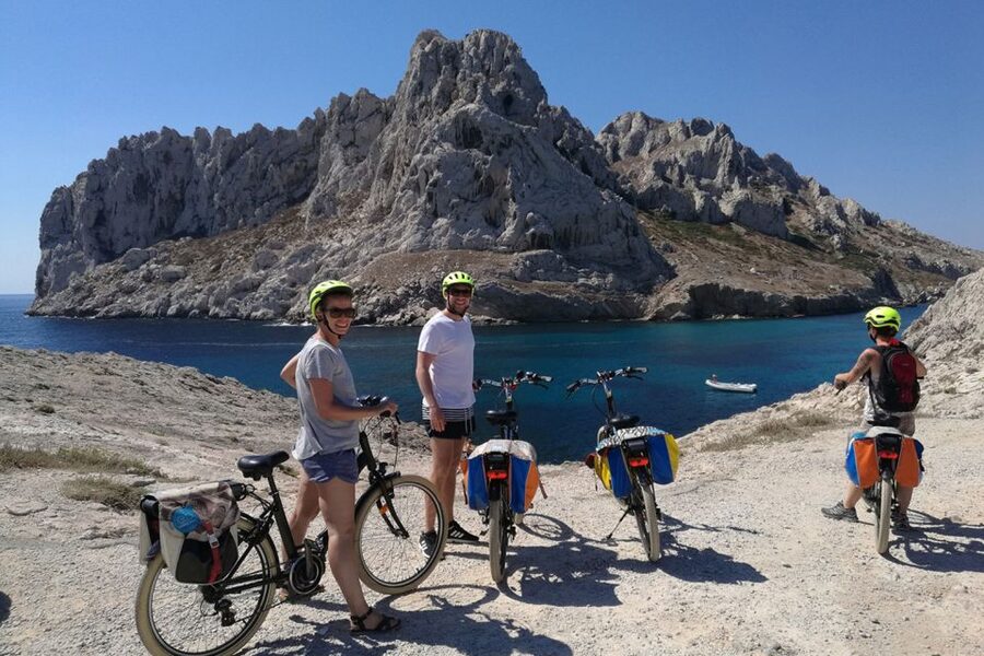 Marseille: Calanques Shore Excursion Electric Bike Day Tour - The Old Port, Pharo Palace, and Vallon des Auffes