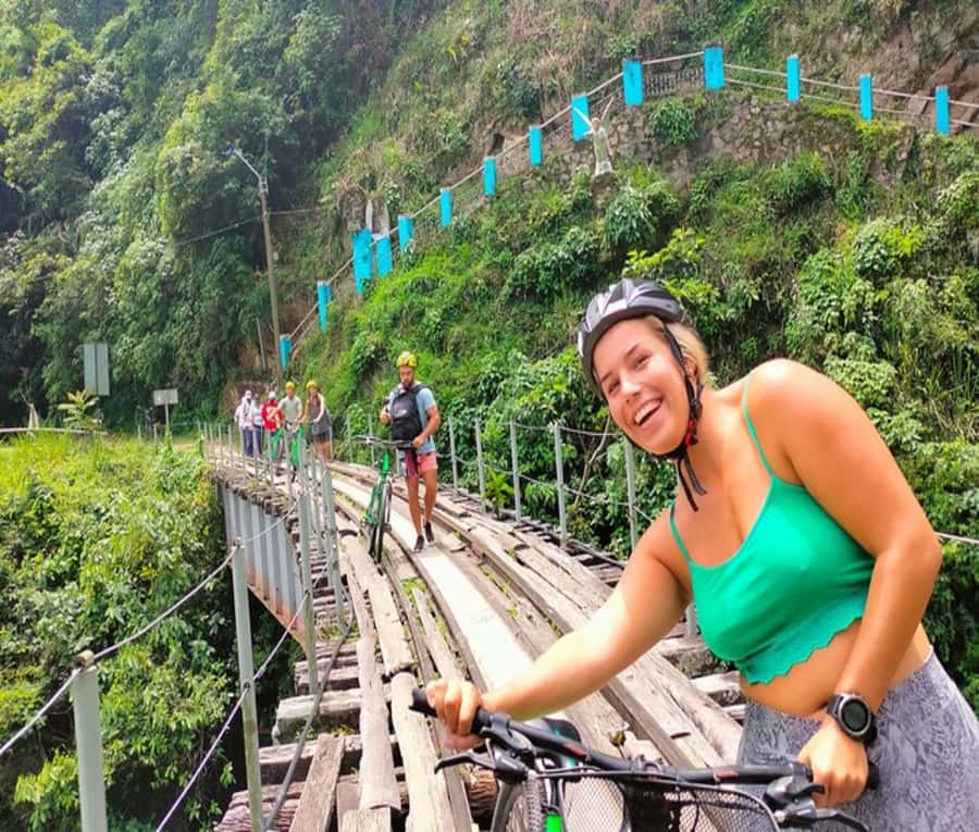 Medellín: Full-Day Mountain Bike Tour with Lunch - A Proper Colombian Lunch at the Finish