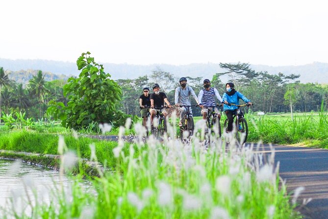 Menoreh Village Cycling - A guide who explains the people and place