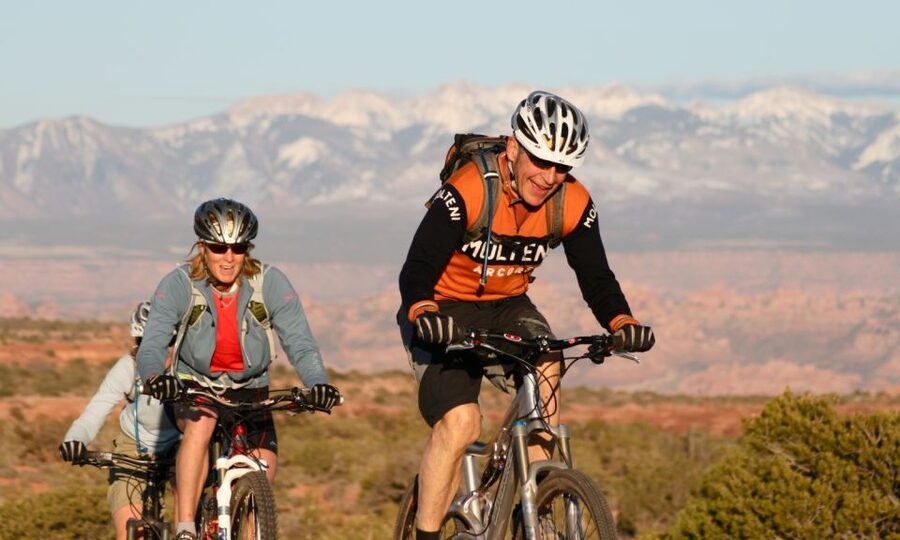 Moab: Dead Horse Point Singletrack Mountain Biking Tour - Getting set up with the bike and guide