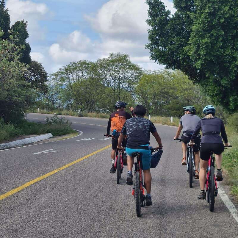 Monte Alban & Atzompa: MTB bike ride though local trails - A useful resupply stop in the middle