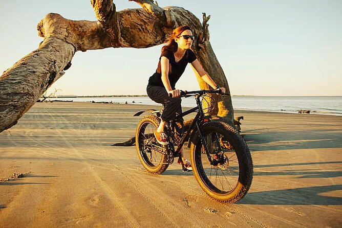 Mountain bike rental in Camargue - Riding into the Camargue from Saintes-Maries-de-la-Mer