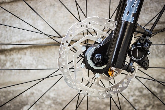 Mountain bike RENTAL one day (24 hours) all extras included. - Picking up your bike near Retiro