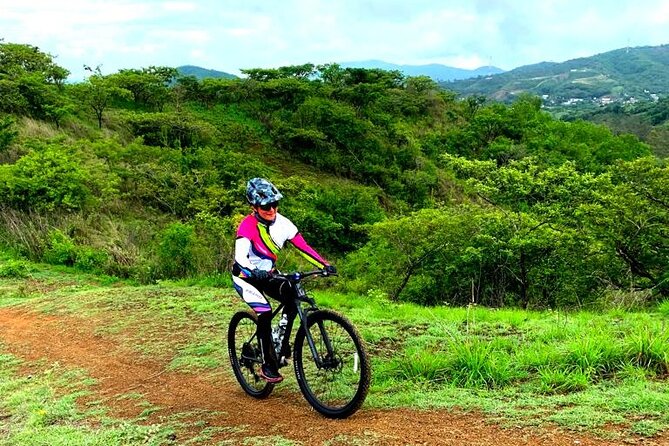 Mountain Bike Tour through Guatemala - What the 25-kilometer Tecpán route feels like