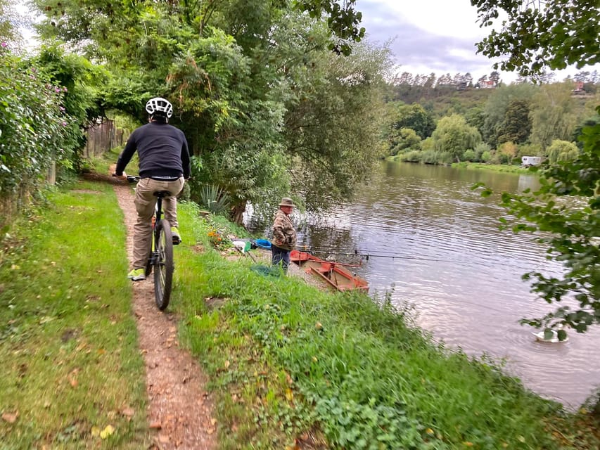 Mountain Biking Full Day Trip to The Karlstejn Castle - Weather, fitness, and what to bring