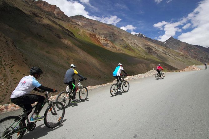 Multi-Day Trip Himalayan Cycling Expedition from Manali to Leh - Getting to the starting point and settling in