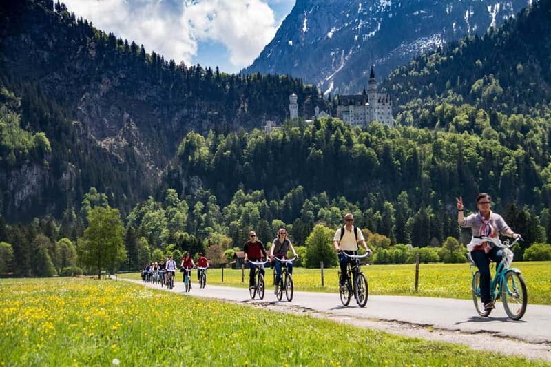 Munich: Neuschwanstein Castle by Bus with Alpine Bike Ride - Choosing the path to Neuschwanstein